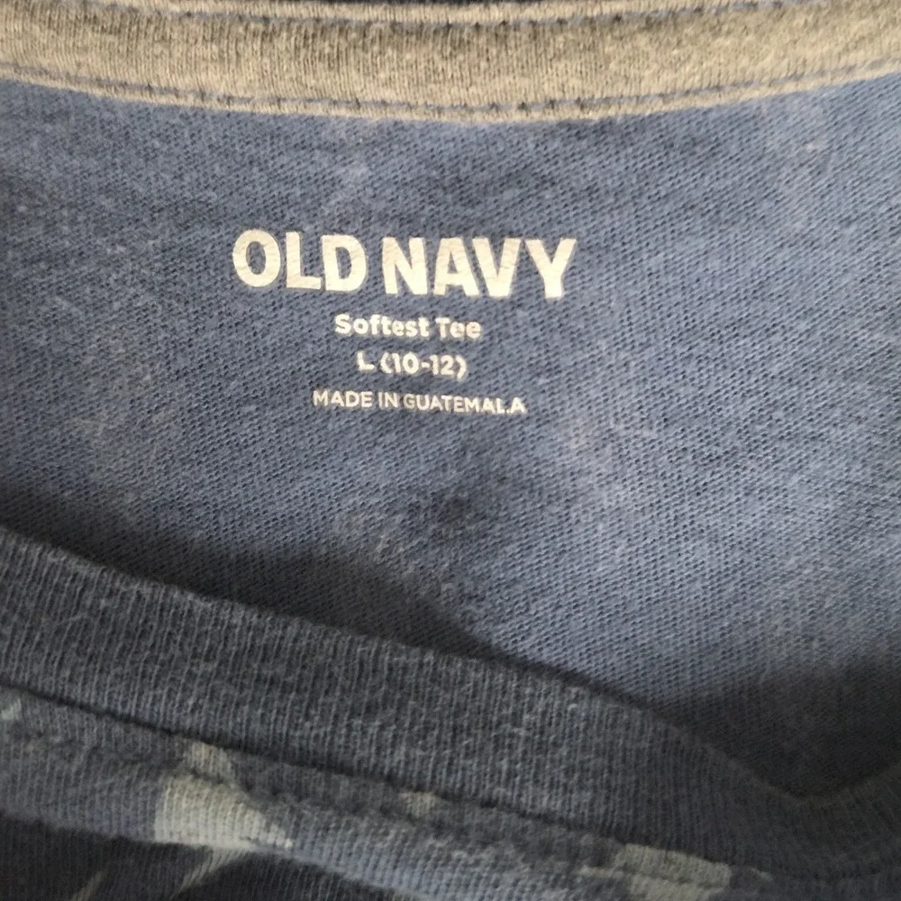 Old Navy Boys Size Large Short Sleeve Crew Neck T Shirt Blue Shark Print